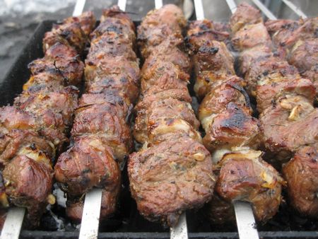 Een lamskebab koken