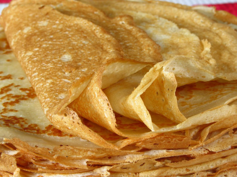 Hoe pannenkoeken op yoghurt te bereiden - de beste recepten met een foto