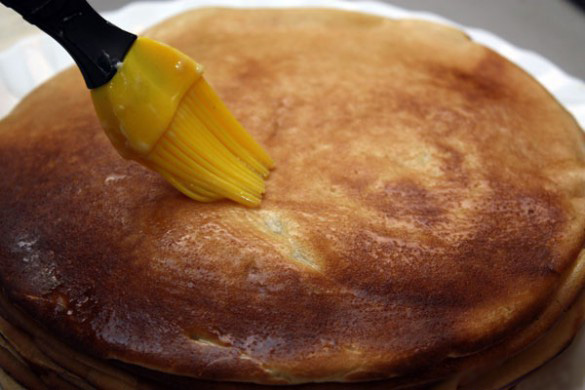 Hoe pannenkoeken op yoghurt te bereiden - de beste recepten met een foto