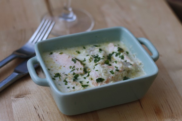 Hoe roze zalm te koken? Recepten van sappige en zachtroze zalm in de oven met zure room