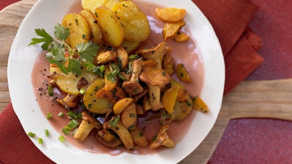 Hoe cantharellen in een koekenpan te koken