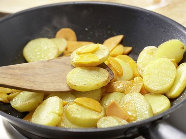 Hoe cantharellen in een koekenpan te koken