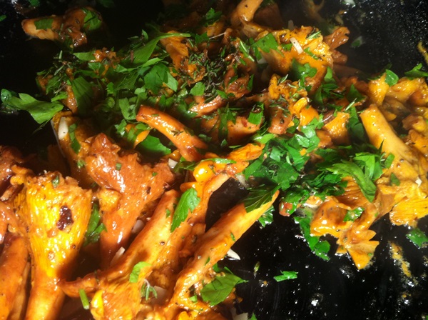 Hoe cantharellen in een koekenpan te koken