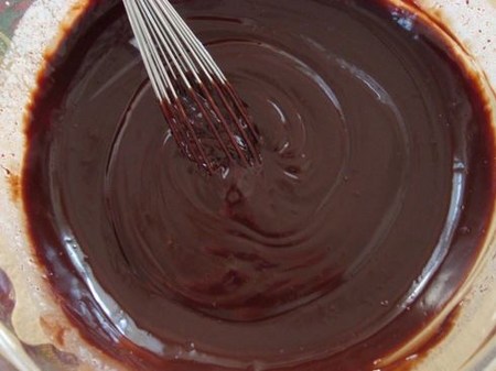 Hoe maak je een crème voor capkake: vla, kaas en room van gecondenseerde melk, een recept met een foto