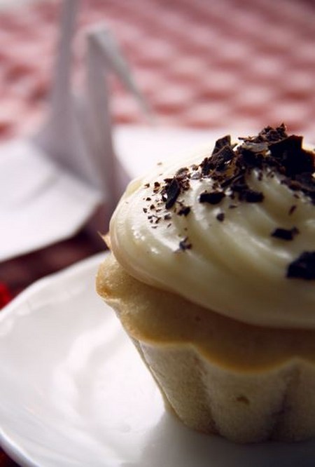 Hoe maak je een crème voor capkake: vla, kaas en room van gecondenseerde melk, een recept met een foto