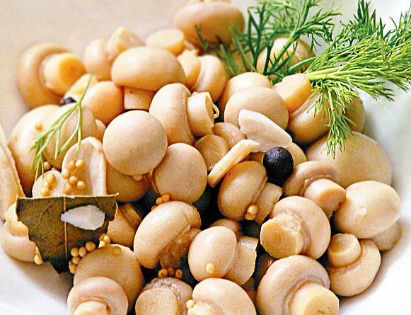 Champignons in blik in de winter, heerlijk recept