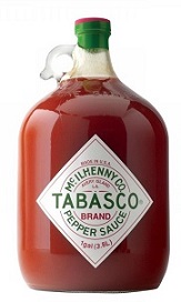 Tomaten in hun eigen sap voor de winter met tomatensap
