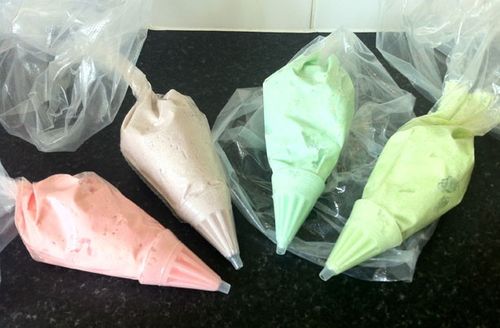 Het recept voor een heerlijke en ongewone cupcake in een multivark - stap voor stap met de foto