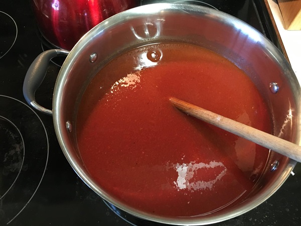 Ketchup door eigen handen van tomaten: stap-voor-stap recepten voor oogsten voor de winter