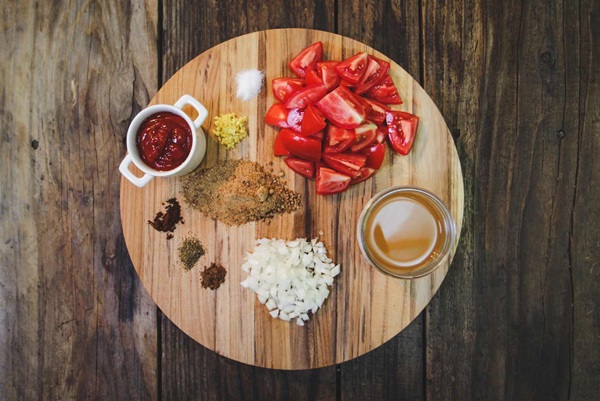 Ketchup door eigen handen van tomaten: stap-voor-stap recepten voor oogsten voor de winter