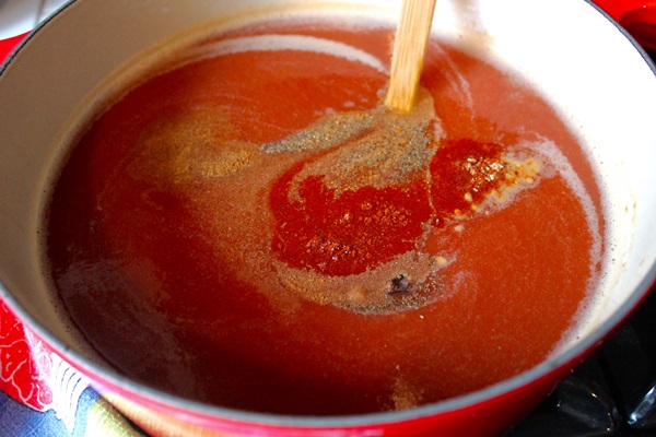 Ketchup door eigen handen van tomaten: stap-voor-stap recepten voor oogsten voor de winter