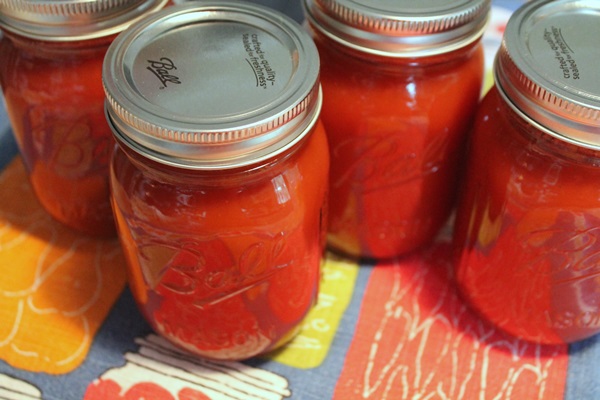 Ketchup door eigen handen van tomaten: stap-voor-stap recepten voor oogsten voor de winter