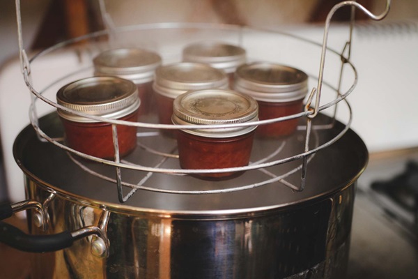 Ketchup door eigen handen van tomaten: stap-voor-stap recepten voor oogsten voor de winter