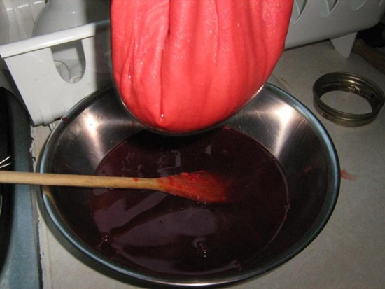 Geurige compote van kersen in een pan en multivark - recept