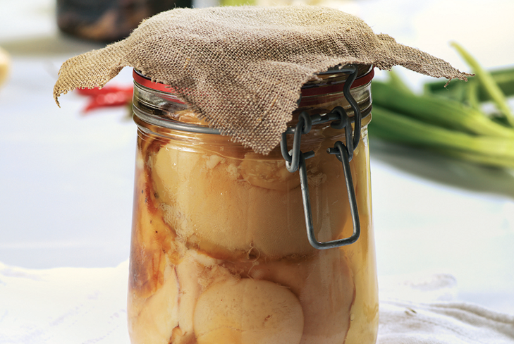 Behoud van witte champignons voor de winter: fotorecepten voor beginners