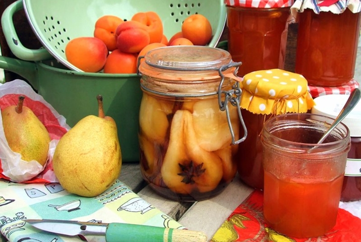 Ingeblikte peren op siroop voor de winter - fotorecept hoe te koken
