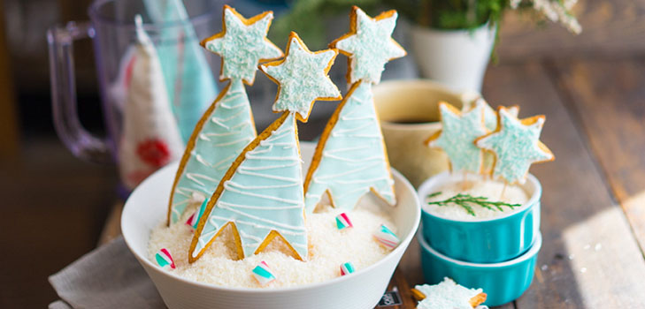 Eenvoudig recept voor nieuwe jaar cookies met specerijen