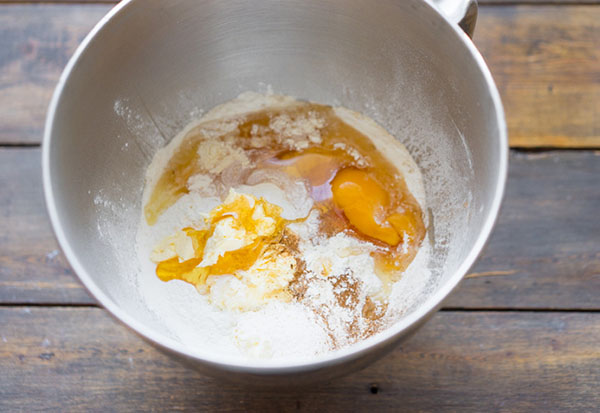 Eenvoudig recept voor nieuwe jaar cookies met specerijen