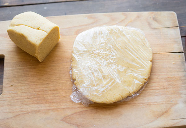 Eenvoudig recept voor nieuwe jaar cookies met specerijen