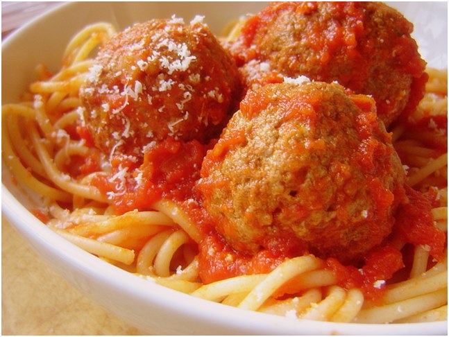 gehaktballen met saus