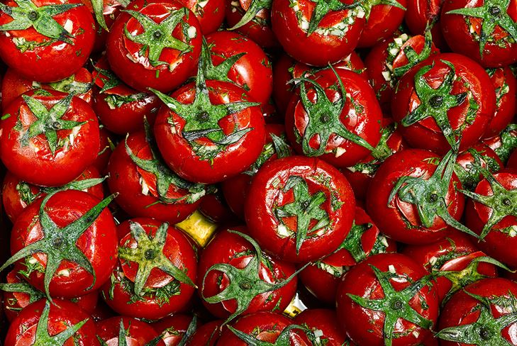 Instant gezouten tomaten in het pakket - fotorecept