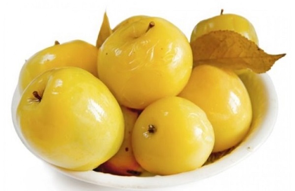 Het recept voor het koken van de geweekte appels