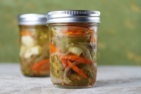Wortelen voor de winter in blikjes - in het Koreaans, lecho, salade, dressing - zeer smakelijke recepten met uien, bieten, peper. Hoe houd je wortels voor de winter thuis