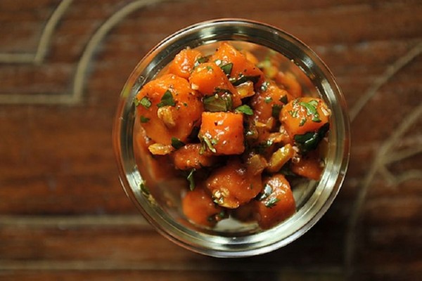 Wortelen voor de winter in blikjes - in het Koreaans, lecho, salade, dressing - zeer smakelijke recepten met uien, bieten, peper. Hoe houd je wortels voor de winter thuis