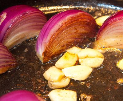 Recept van lamsvlees met pruimen in een multivarquet - een overheerlijk vakantierecept