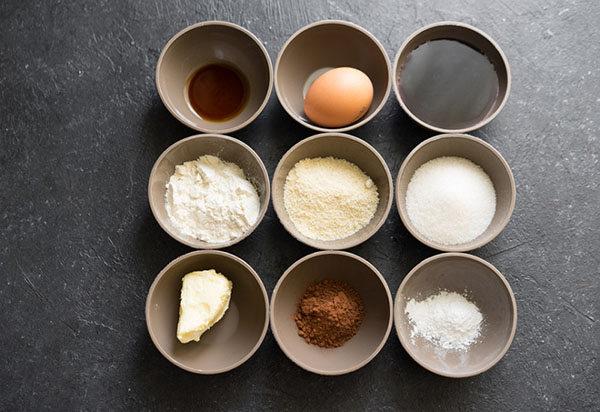 Een ongebruikelijk recept voor een lente wijn taart