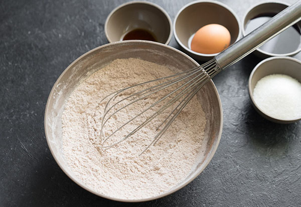 Een ongebruikelijk recept voor een lente wijn taart