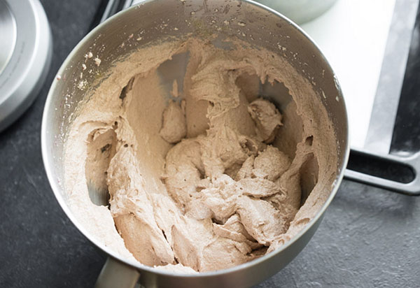 Een ongebruikelijk recept voor een lente wijn taart