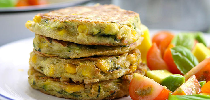 Heerlijke pannekoeken van courgettes op snelle recepten