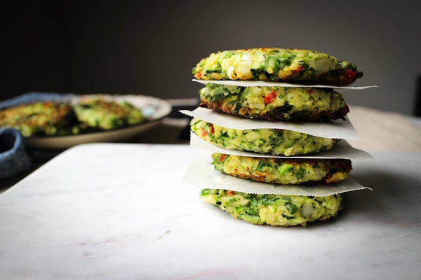 Heerlijke pannekoeken van courgettes op snelle recepten
