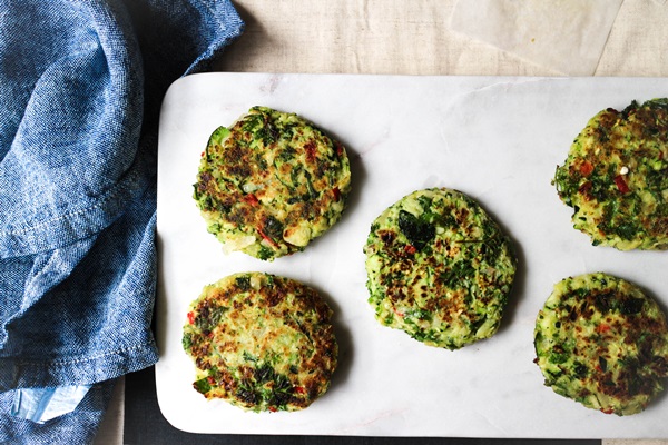 Heerlijke pannekoeken van courgettes op snelle recepten