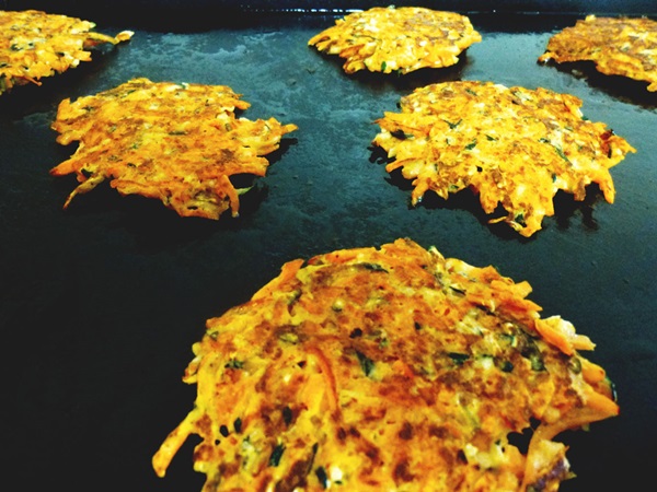 Heerlijke pannekoeken van courgettes op snelle recepten