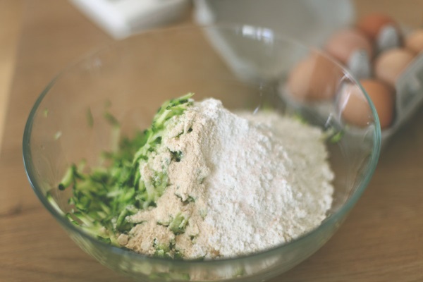 Heerlijke pannekoeken van courgettes op snelle recepten