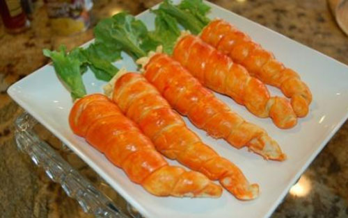 Decoratie van salades voor de nieuwjaarse geiten 