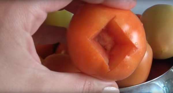 Tomaten met knoflook voor de winter, recepten. Tomaten oogsten met knoflook voor de winter: een recept voor snel koken, zonder sterilisatie, gezouten zonder te baden