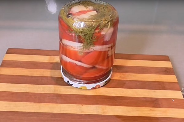 Tomaten in gelatine voor de winter - recepten met uien, zonder sterilisatie. In de winter geoogste, ingemaakte tomaten in gelatine