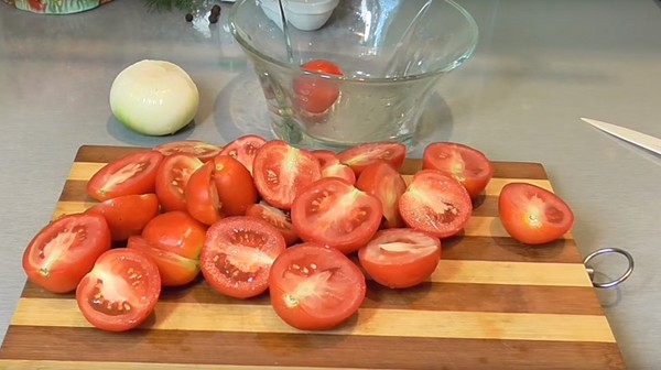 Tomaten in gelatine voor de winter - recepten met uien, zonder sterilisatie. In de winter geoogste, ingemaakte tomaten in gelatine