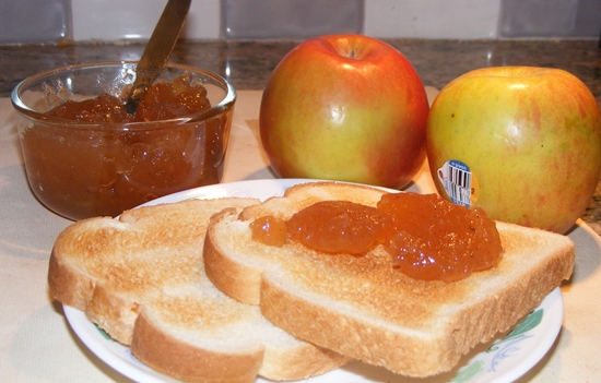 Fruitjam van appels voor de winter in de multivark: fotorecept voor appeltaart