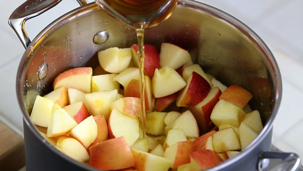 Thuis jam van appels koken