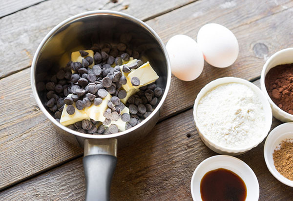 Een eenvoudig recept: brownie, die in de mond smelt