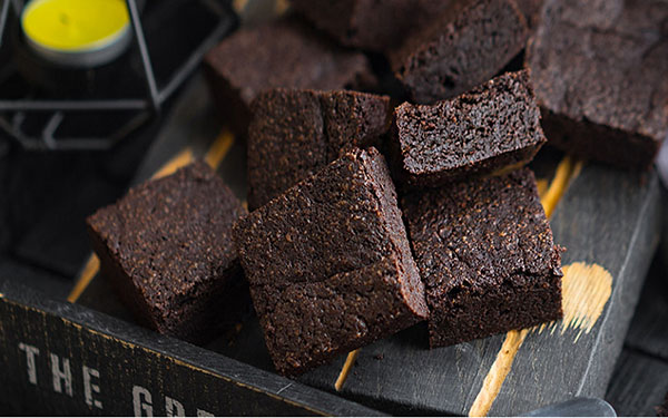 Een eenvoudig recept: brownie, die in de mond smelt