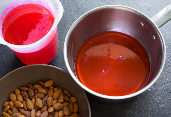 Een eenvoudig recept voor gekleurde suikernoten