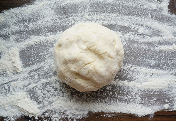 Een eenvoudig recept voor het ontbijt: kwark met kleurglazuur