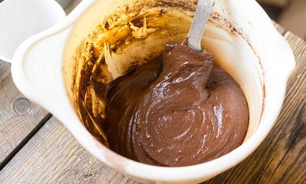 Een eenvoudig recept: feestelijke chocolademuffins met ganash