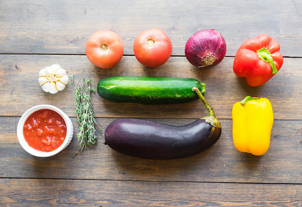 Een eenvoudig recept: ratatouille in pittige saus