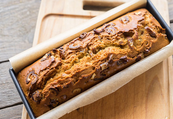 Recept voor geweldige romige honingcake met dadels en noten
